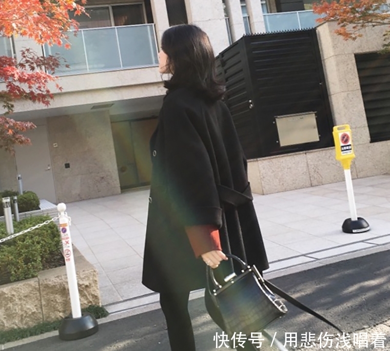 冬季新款宽松毛呢外|大年初一怎么穿?建议大家:毛呢大衣+烟管裤+短靴,人人买得起