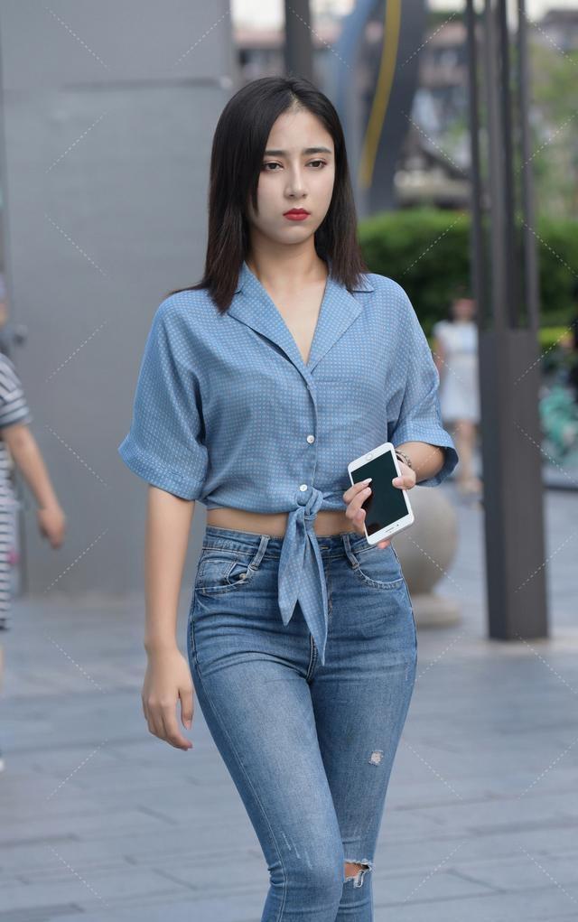 蕾丝 粉色系衣服,能让女性变得洁净、甜美,让女生看上去有一点傲慢