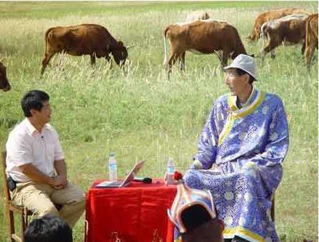 妻子|中国第一巨人娶小28岁妻子，不顾医生劝阻生子，今儿子长大了