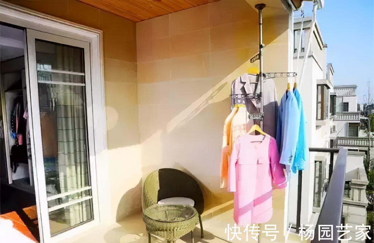 伸缩式|婆婆说把阳台变成休闲区，衣服晾到哪里去？还好老公一招搞定！