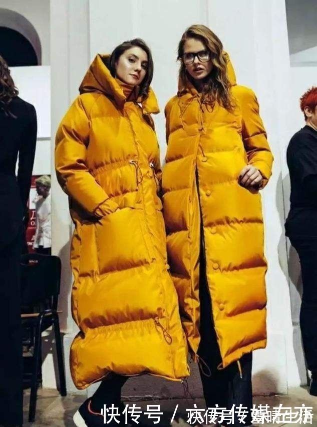 穿搭|女人买羽绒服,就选这3个颜色,显白显年轻,明年穿都不过时