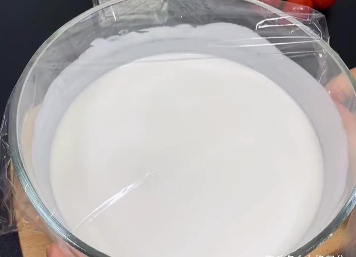 不用牛奶不用蛋，冬天喜欢吃的小点心，香甜可口，自己做挺简单