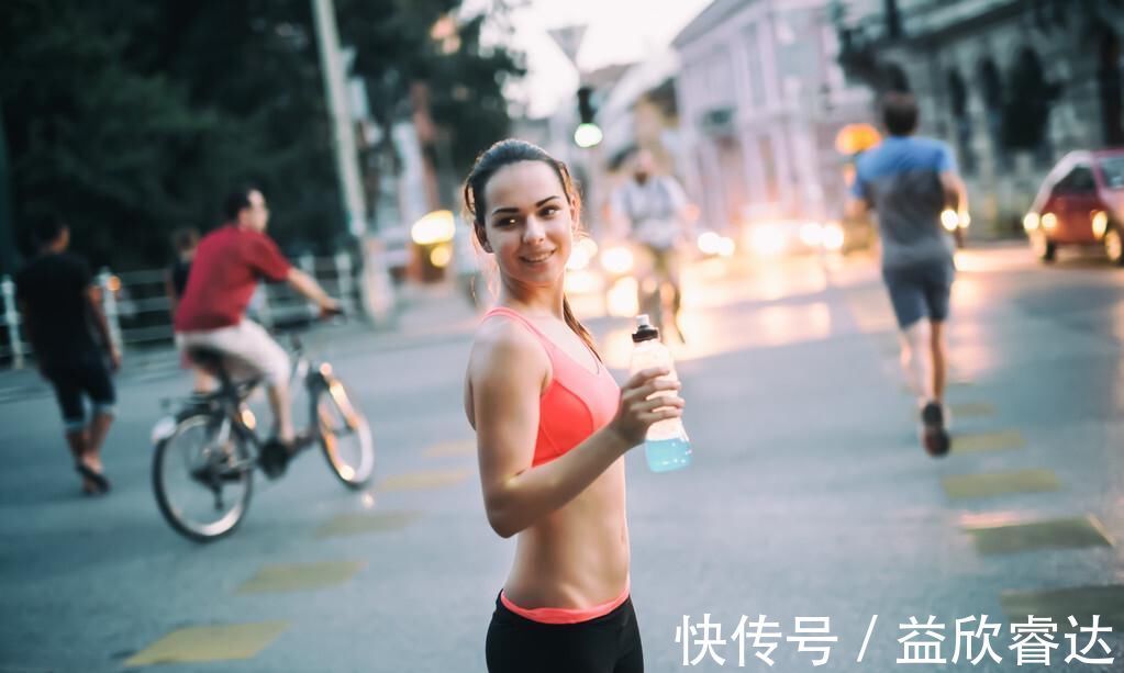 骑自行车|怎么挤出时间来减肥?相信这几个动作不会让你失望