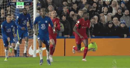 失誤|2-0到2-2 英超17億火爆對決 超低級失誤+世界波 隊長跪地絕望嘶吼