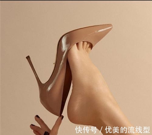 曲线 超高细跟给你无可挑剔的身姿曲线, 尽显强烈的视觉魅力感!