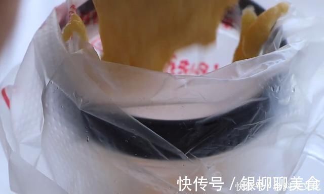 分享一款玉米面鸡蛋小饼,不水蒸不油炸,香软营养,孩子特爱吃