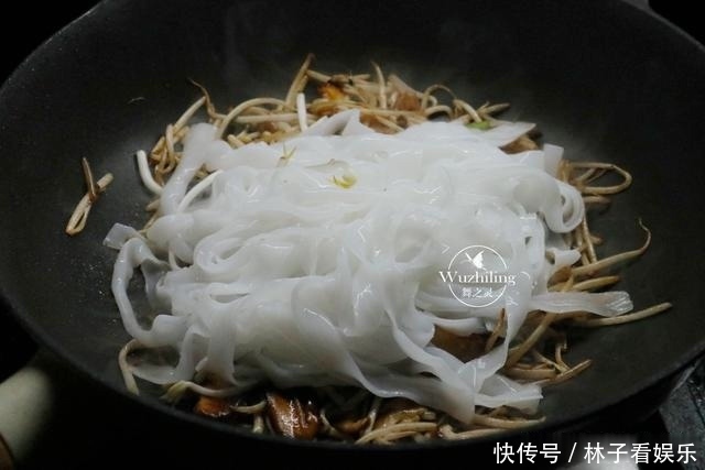 儿子|晒晒我家早餐,不必早起,做法简单5分钟,儿子连吃2大盘