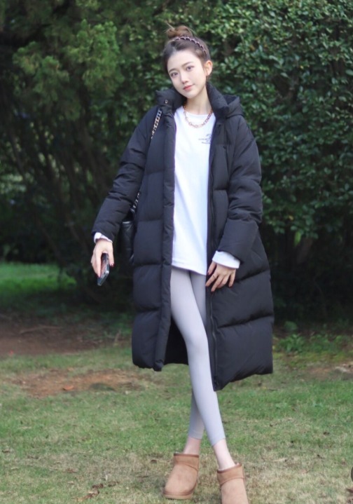 小姐姐|今年流行“羽绒服+小脚裤”,时髦显瘦又保暖,轻松美出新高度