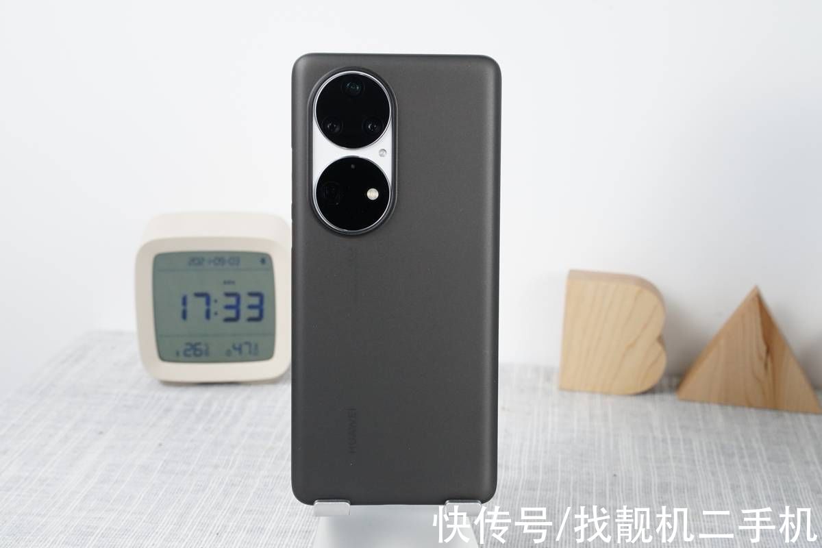 x70|高端手机市场性价比大战：iPhone13、vivoX70和华为P50，怎么选？