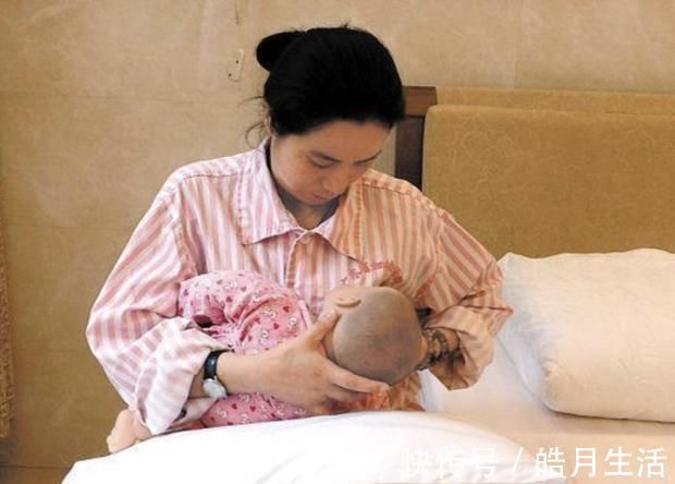 母亲|宝宝吃母乳时,为什么一会儿就睡着,不久后又醒来?答案很暖心