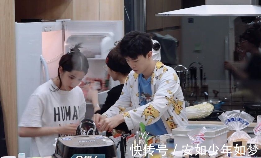潮流合伙人|欧阳娜娜为嘉宾们做饭,当镜头对准出品拍,这厨艺确定没有搞错?