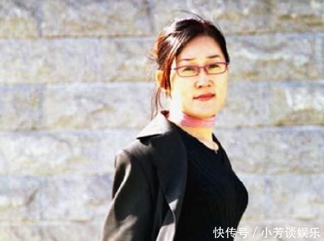 争议|“梨花教主”赵丽华,作诗引韩寒炮轰,大骂李敖引发争议