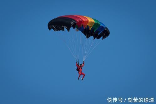 空难时航空公司宁可赔偿十几亿，也不提供千元降落伞，这是为何