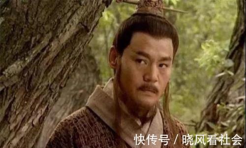 剑宗!风清扬为何不出手驱逐岳不群,光大剑宗?主要是害怕一个人