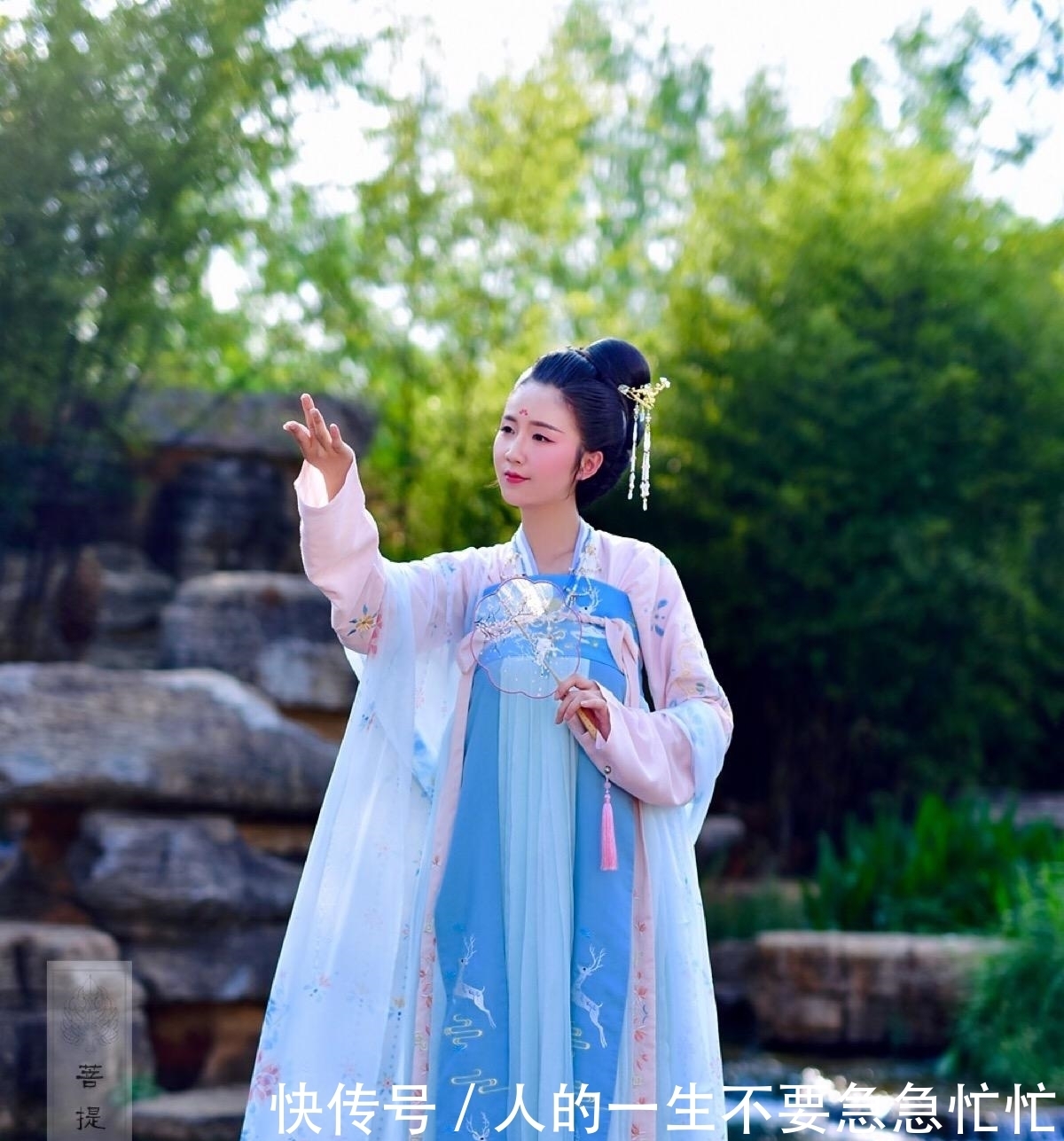 俗语:鲜花屋中放,花旺人不旺,有道理吗?为何房间里不能种花?