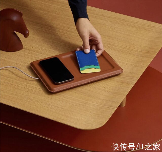 电子产品|Hermès 爱马仕推出史上最奢华的无线充电盘，IPhone 或安卓都能用