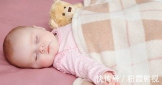 宝宝|“全网混得最差”的男娃走红，午休照片被拍下，网友：真是亲爹