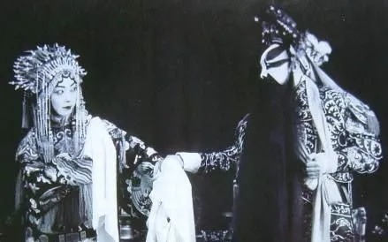 出场费|梅兰芳当年有多红?出场费至少10根金条,观众向舞台疯狂扔首饰