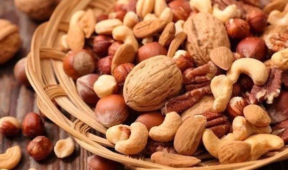 脑细胞|大脑最爱的食物,根本不是核桃“健脑菜”家家有,常吃记性好