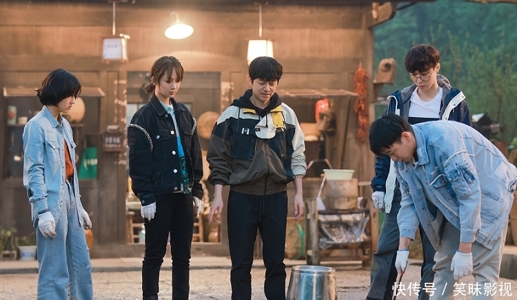 黄磊 《向往5》下期预告,飞行嘉宾被挡脸,殊不知节目组早就曝光过了