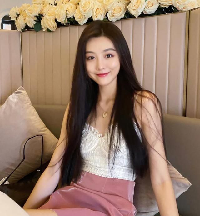 小姐姐|你适合直发还是卷发?看这几点,快速锁定合适的发型!