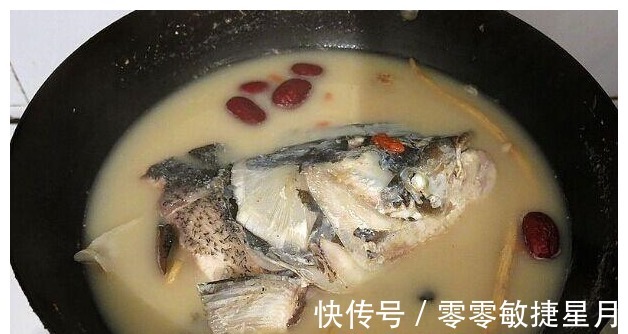 放水|炖鱼汤时,先放水还是先放鱼做错这一步,难怪汤不白,还很腥!