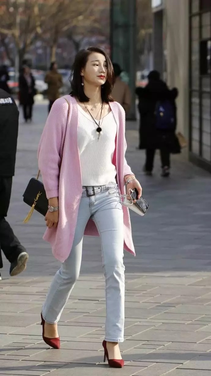 出让|高跟鞋遇上裙装, 搭配出让人羡慕的姿态