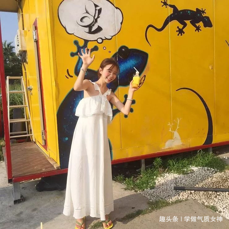 一字带凉鞋 凉鞋,这样穿才时髦 !