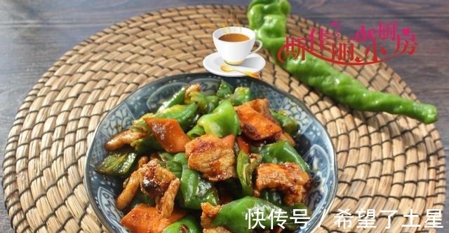 这才是青椒最好吃最下饭做法,每次炒一盘顿顿吃个精光,好吃到爆!