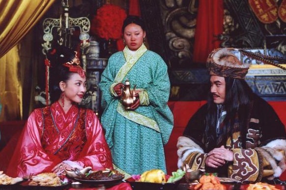 生下|古代有两位美女名字相同,前者嫁给三个皇帝,后者却生下四个皇帝