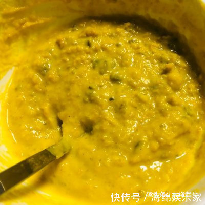 烤南瓜|奶香南瓜鸡蛋饼的懒人做法,简单美味