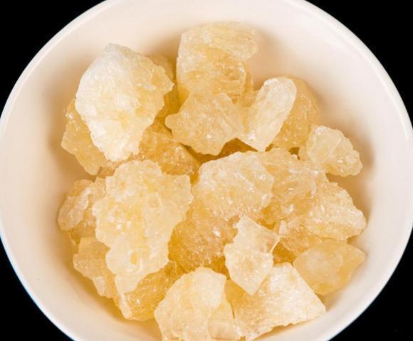 买冰糖时,买白的还是黄的杂货铺小伙说漏嘴,以后别再乱买了