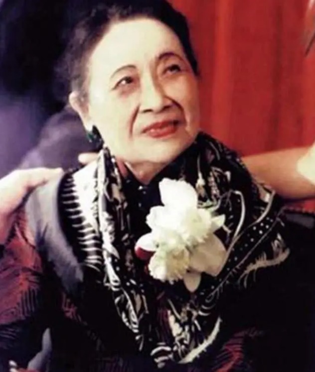 生活|蒋介石死后,晚年的宋美龄在美国靠什么生活?说出来你都不一定相信