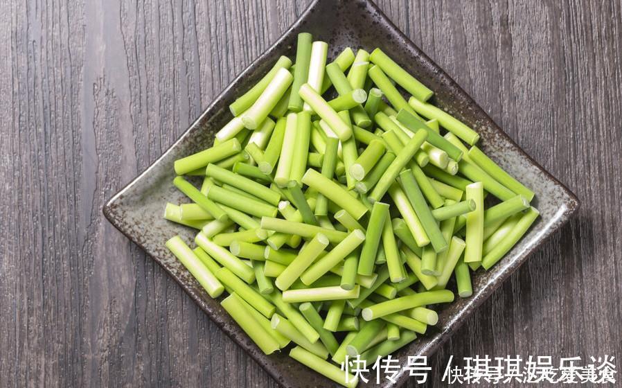 保鲜袋|新鲜蒜苔如何保存?不要直接放冰箱,教你一招,放半年也是新鲜的