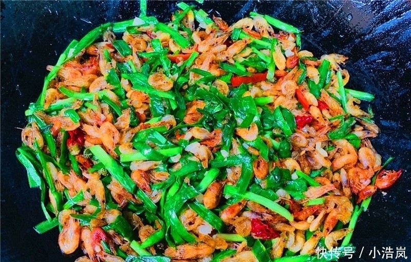 韭菜和此物一起炒,孩子多吃,增进骨骼发育长得快,比牛奶都管用