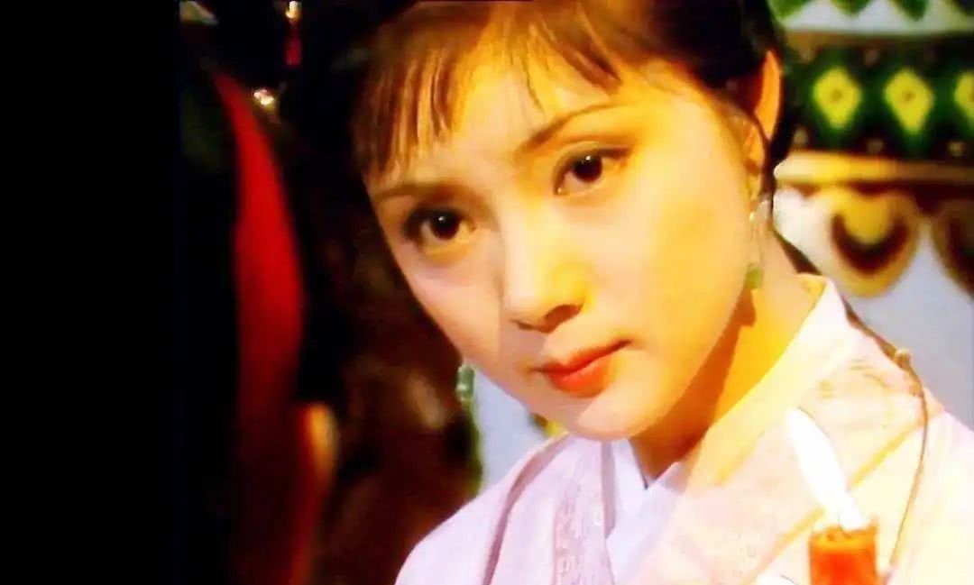 抄检!抄检大观园,爱挑礼的黛玉没反应,探春激烈反抗,宝钗搬走了,这是为什么?