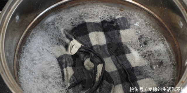 毛巾只用水洗根本洗不干净,教你正确清洗方法,干净除螨无异味