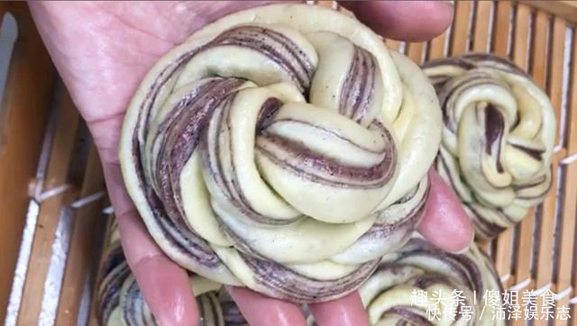 面粉|蒸花卷,不要直接就上锅蒸,3个小诀窍,花卷松软多层、不塌陷
