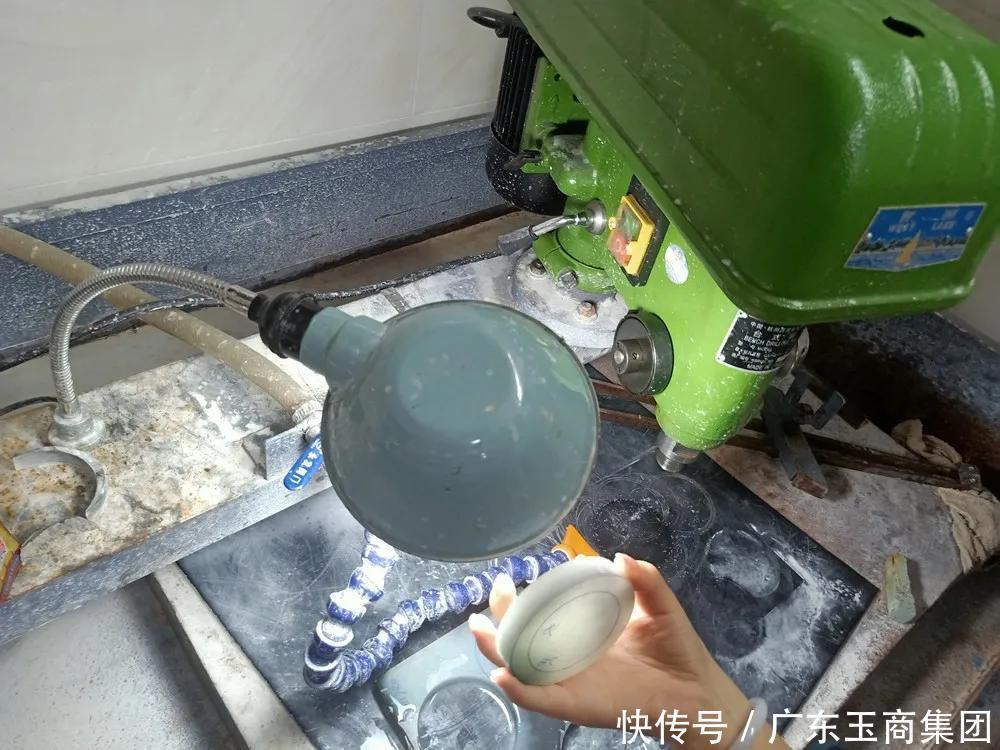 手镯|翡翠每个阶段叫什么?长什么样子?都在这里了!