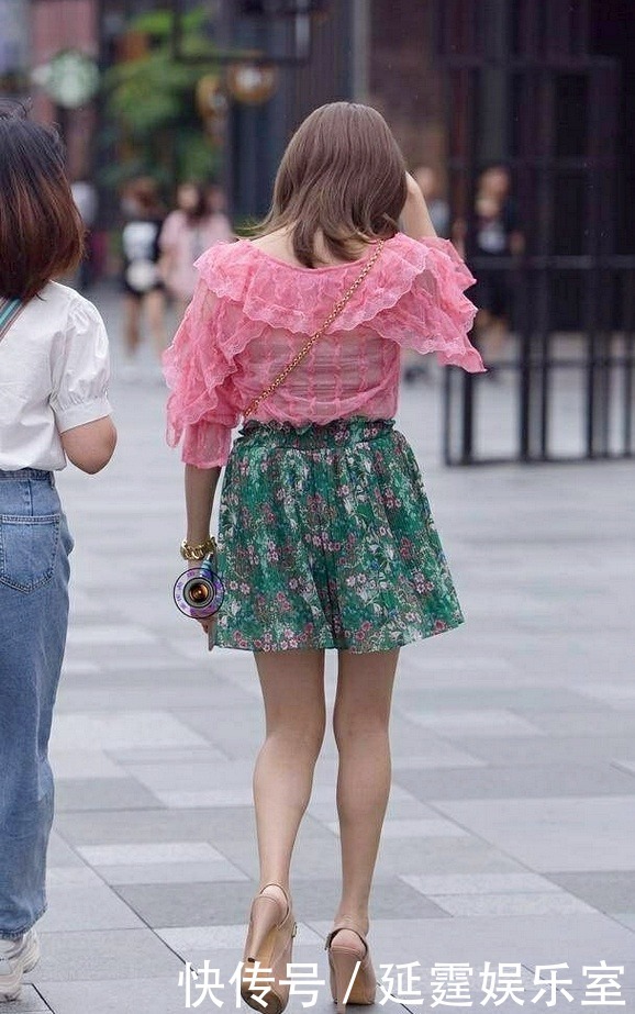 恰到好处|微胖辣妈胖的恰到好处,自信展现长腿,不仅帅气还很知性