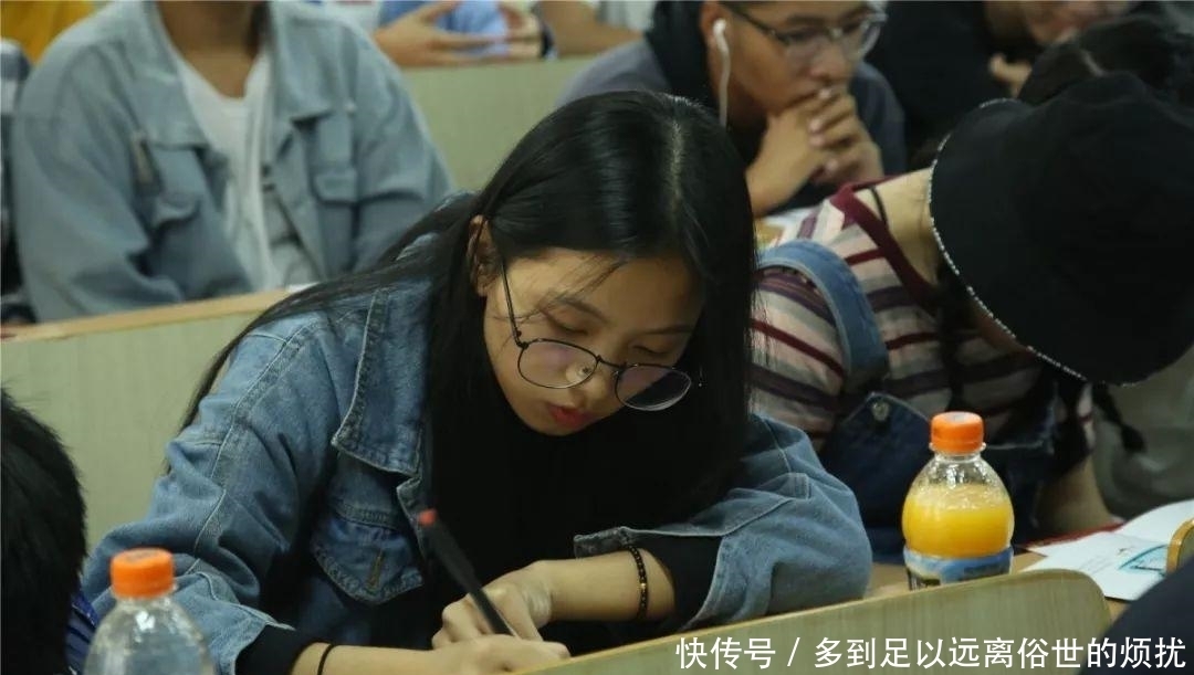 真相|清北学霸平时都看什么书?揭开背后真相,他们的书单竟惊人的相似