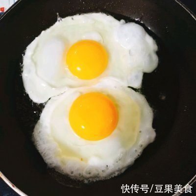 从小吃辣白菜炒饭长大的我，谁敢说我这做法不正宗