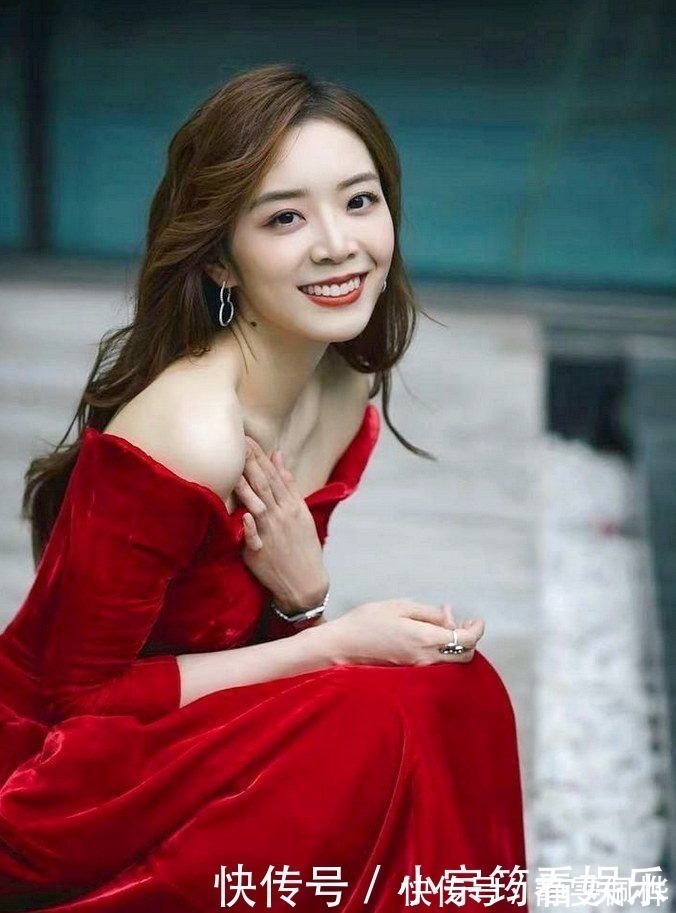 外型|举手投足都透漏着高贵的气息，穿出轻熟的美