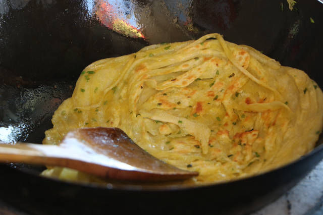 夏天就馋这个饼,不发面不烫面,柔软层次多,外面要10块一斤