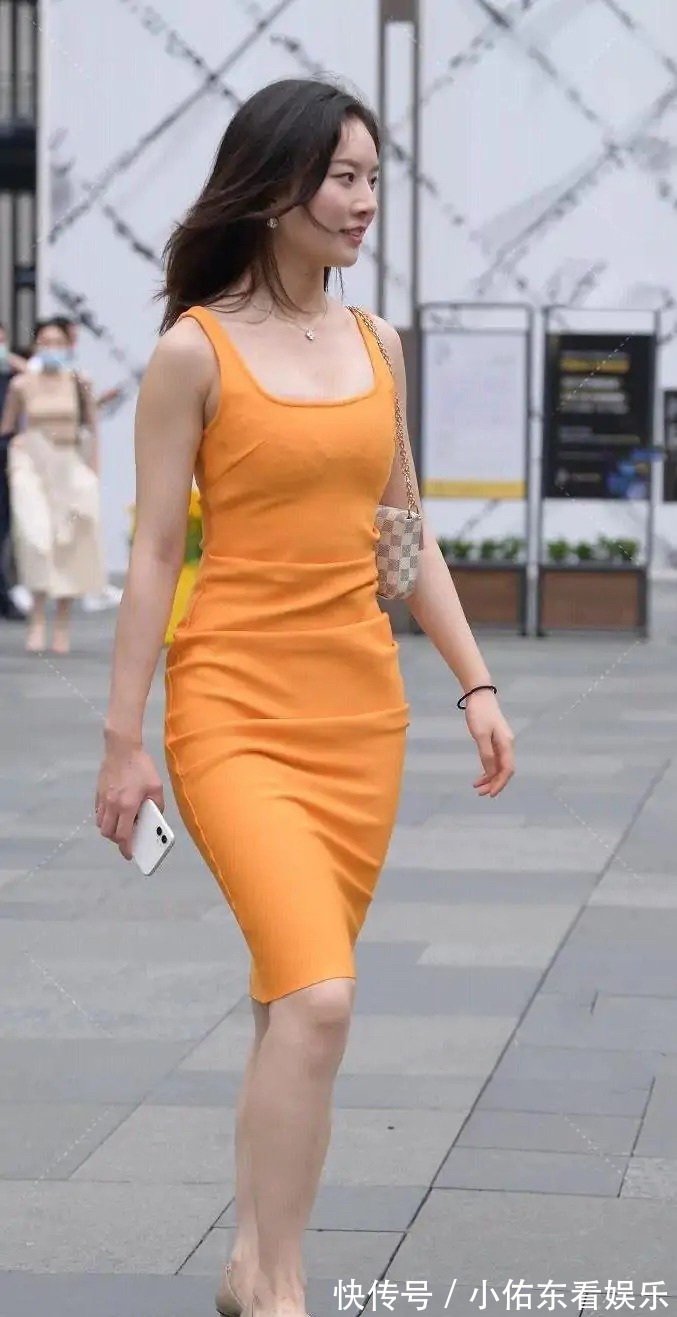 连衣裙|方领连衣裙高贵显成熟,时尚百搭还减龄,气质高雅不俗