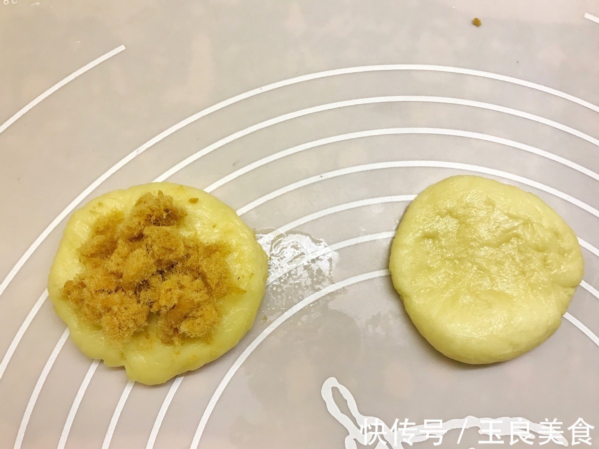 搭配|自制华夫饼，搭配肉松，好吃还解馋