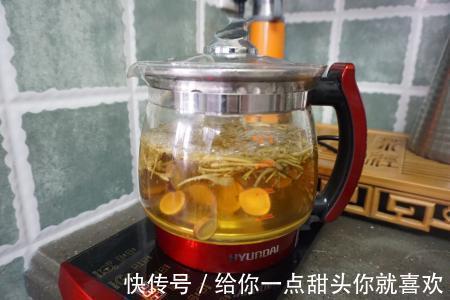 菊花|湿气根除,一把菊花加上它,每天喝两杯,祛湿最有效!不再反复