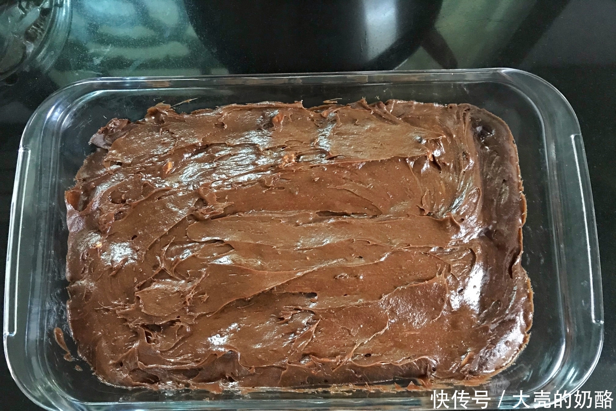 做法最简单的蛋糕,不用打发,拌一拌就能烤,醇香味浓,一次成功