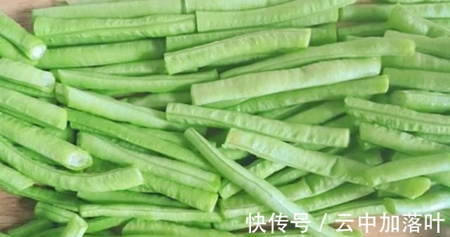 诀窍|炒茄子为何总是太费油分享“两个诀窍”让你炒出茄子好吃不油腻！