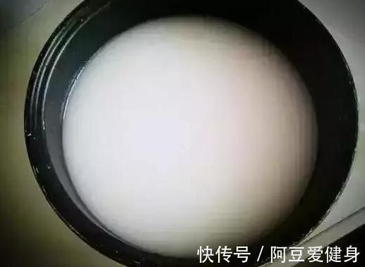 养花|养花不用买肥料,4种''生活垃圾''一处理,盆栽开花又大又漂亮